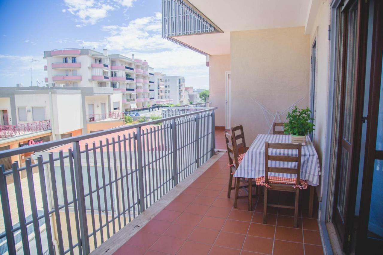 Evenal Apartment Monopoli Bagian luar foto